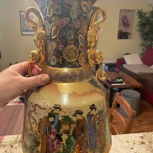 Elegant Gold and Multicolor Decorative vintage Satsuma large vase……